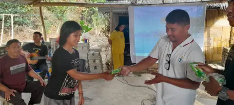 Ibadah singkat sebelum menonton Film Yesus