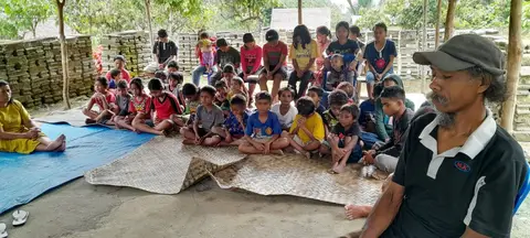 Ibadah singkat sebelum menonton Film Yesus